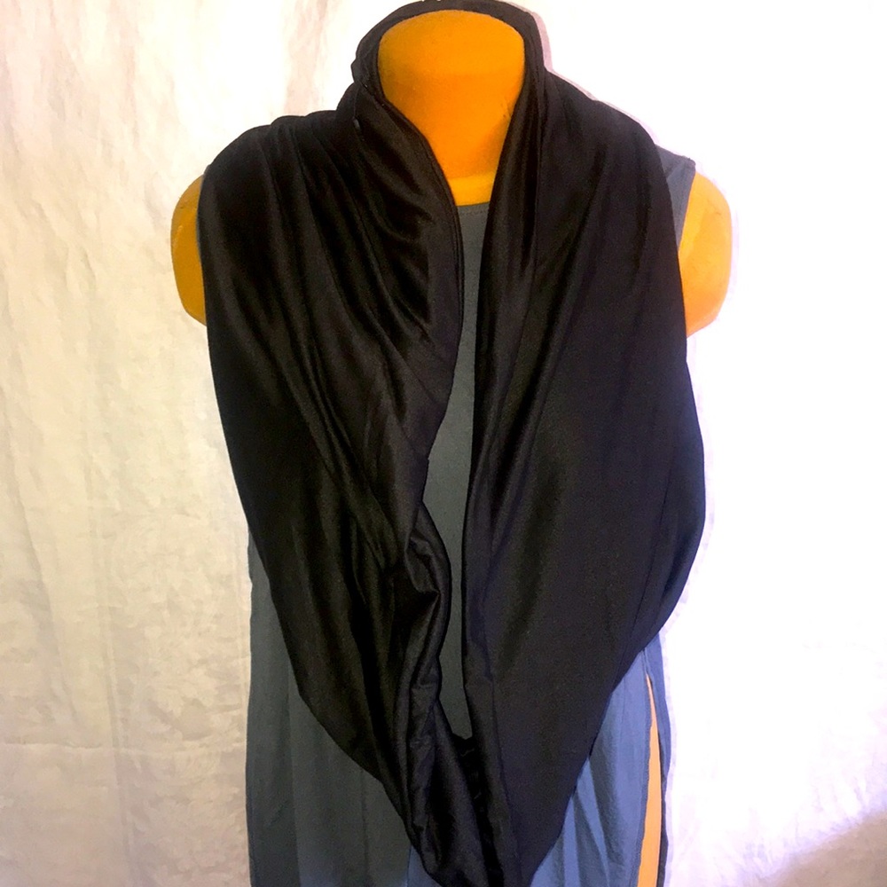 NWT Beyond Yoga Infinity Scarf With Zip Pocket Dark Gray - Picture 8 of 10